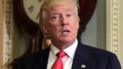 Donald Trump lance son projet de mur, le président mexicain condamne