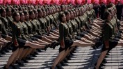 La Corée du Nord tient son défilé militaire sans missiles balistiques intercontinentaux