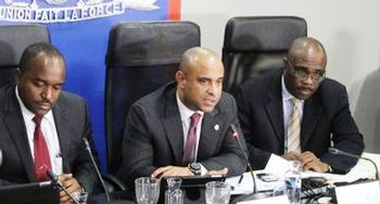 L'ambassade des États-Unis accueille la décision du président Martelly de publier la loi électorale dans le journal officiel Le Moniteur