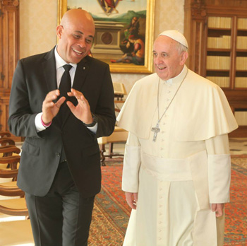 Haïti/Diplomatie : Le président Martelly, reçu en audience par le Pape François