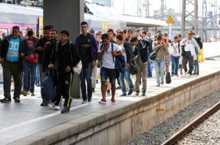 Autriche et Allemagne accueillent les migrants venus de Hongrie