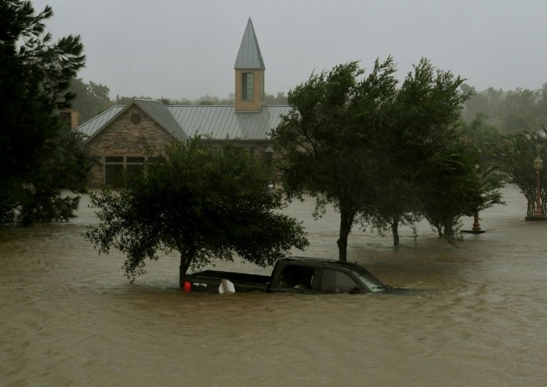 Etats-Unis : Après la tempête Harvey, débats politiques sur la facture