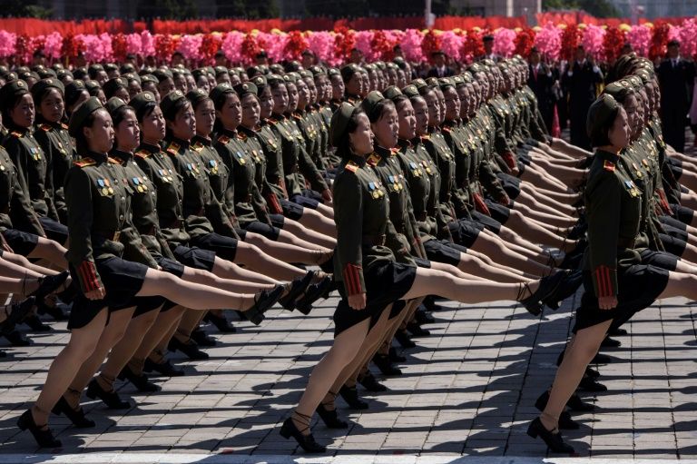 La Corée du Nord tient son défilé militaire sans missiles balistiques intercontinentaux